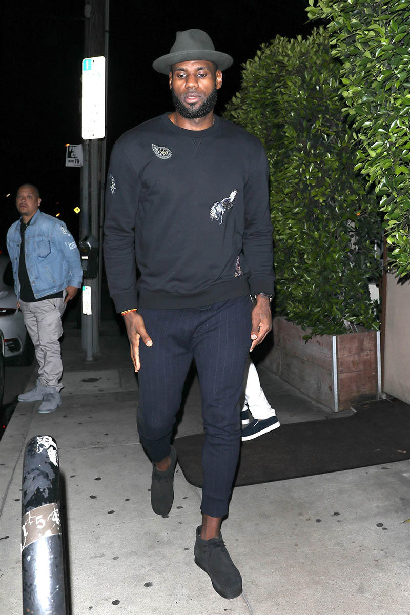 lebron james joggers buy 78b1d 8e4e9