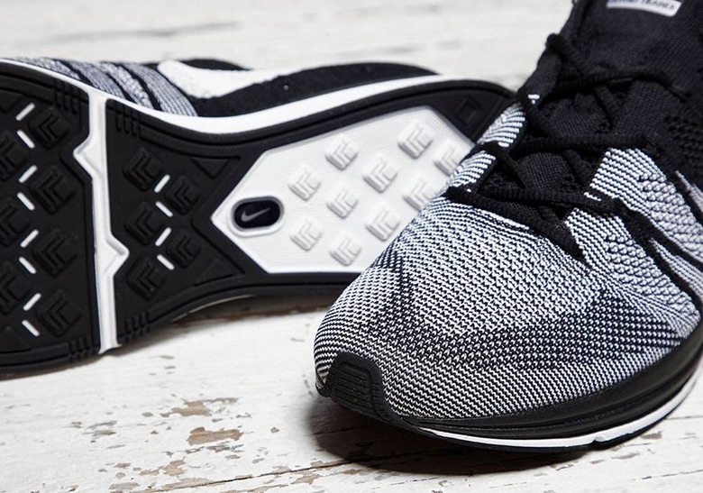 Dader verrassing is er Nike Flyknit Trainer Black/White Preview | Nice Kicks