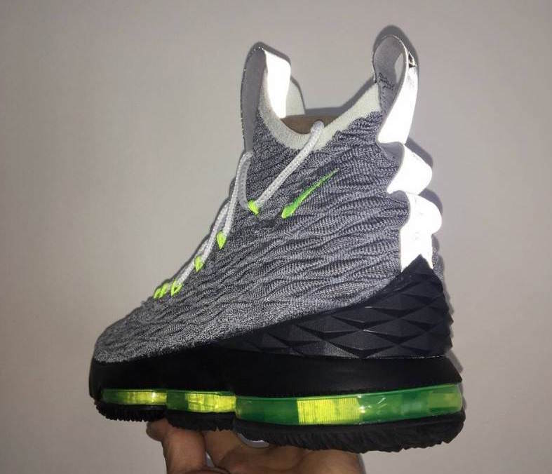 Nike LeBron 15 "Neon"