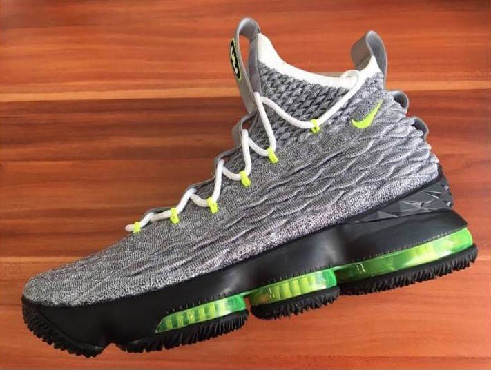 Nike LeBron 15 "Neon"