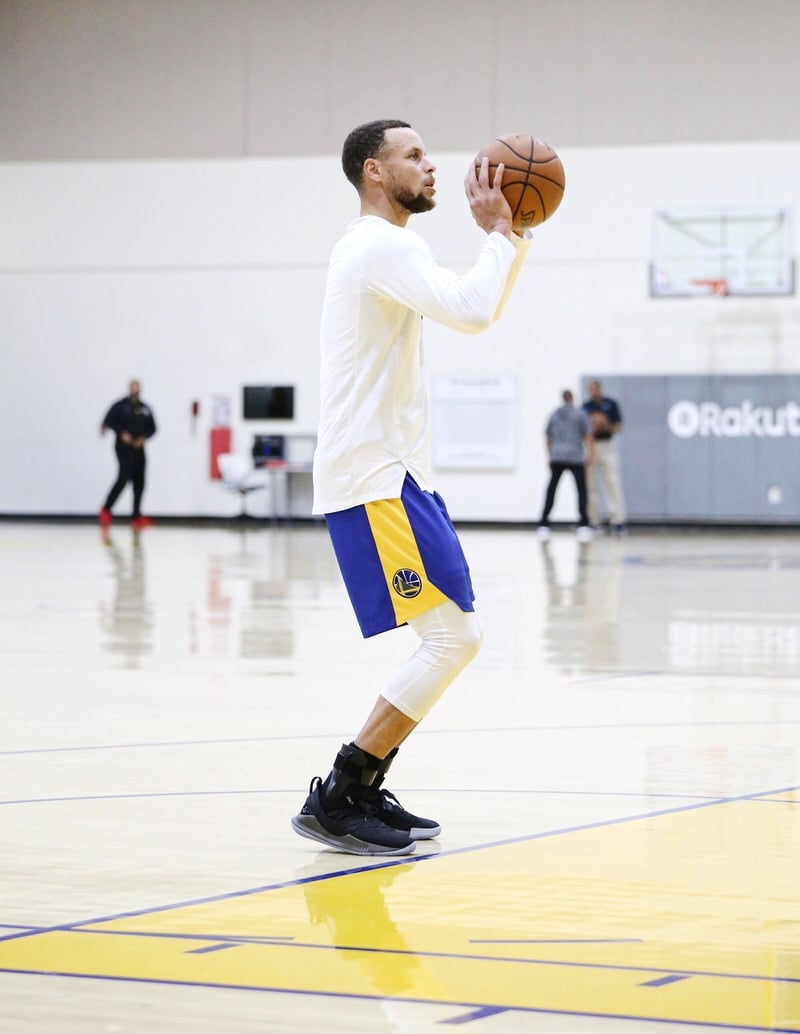 curry 5 on court