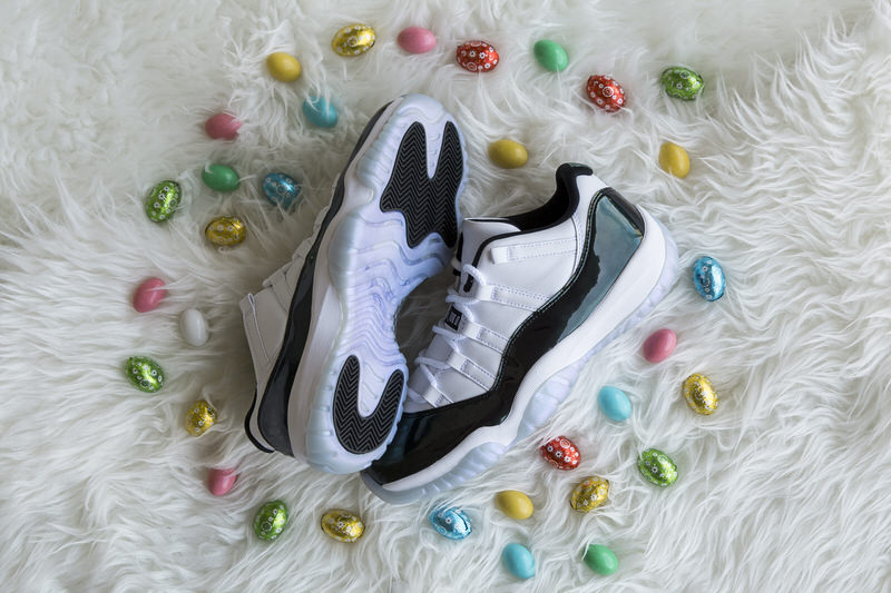 Air Jordan 11 Low "Easter"