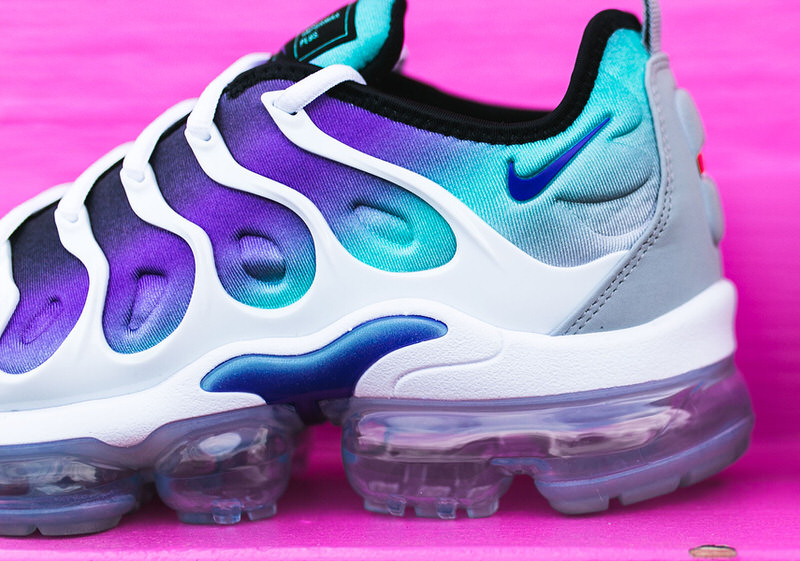 vapormax plus aqua