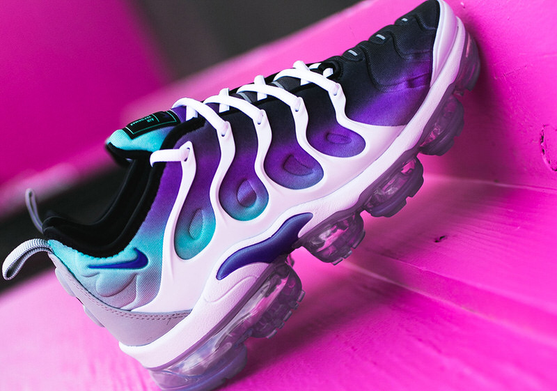 vapormax plus women's blue