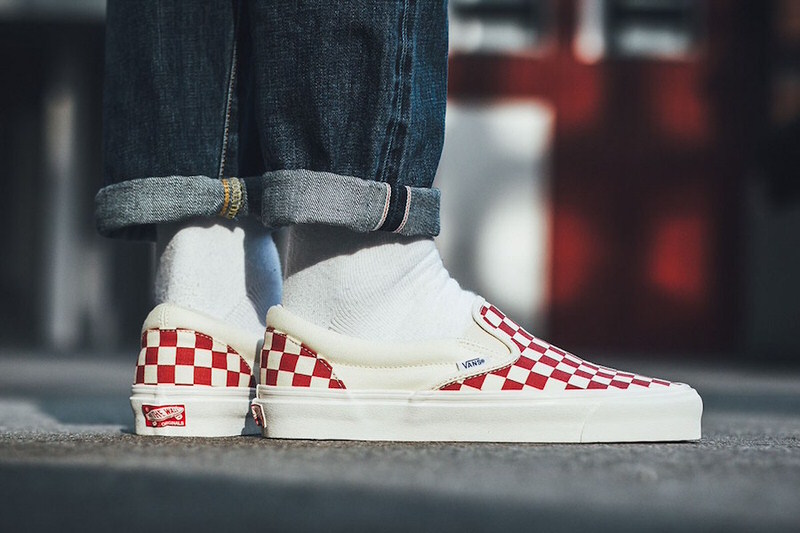 vans slip on red checker