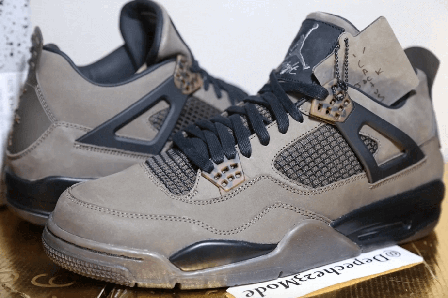 Travis Scott x Air Jordan 4