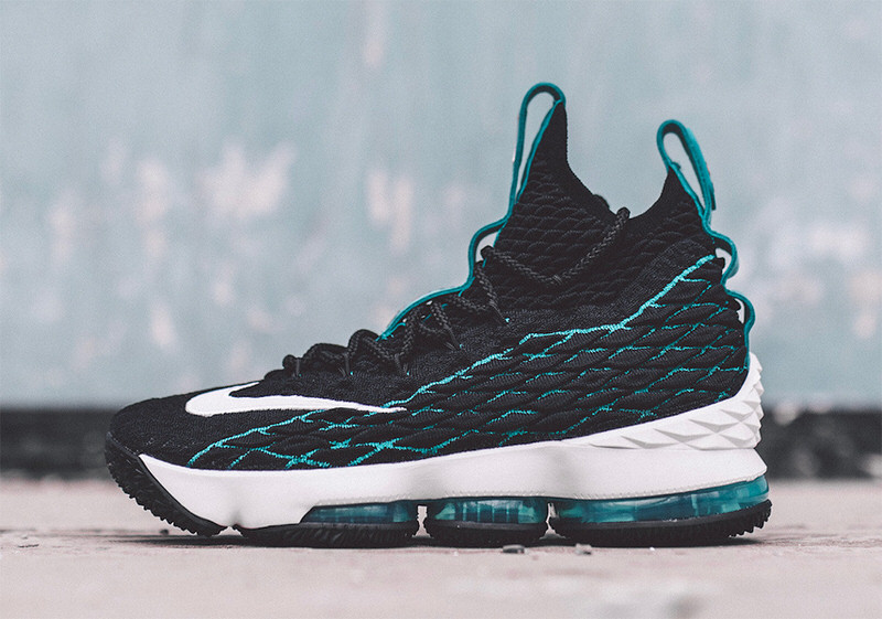 Nike LeBron 15 "Griffey"