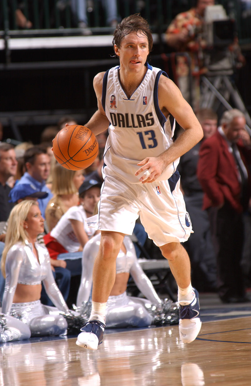 Steve Nash wearing the Nike Air Jet Flight. 