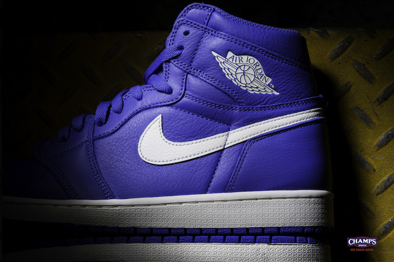 Air Jordan 1 "Hyper Royal"