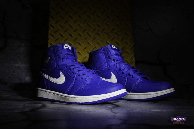 Air Jordan 1 "Hyper Royal"