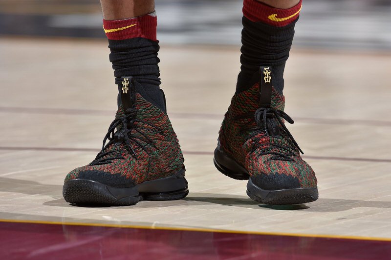 lebron 15 bhm on court