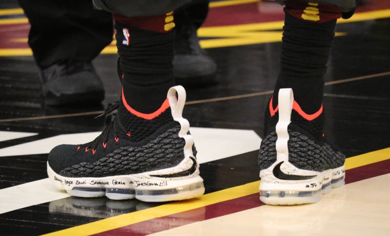 lebron 15 in game