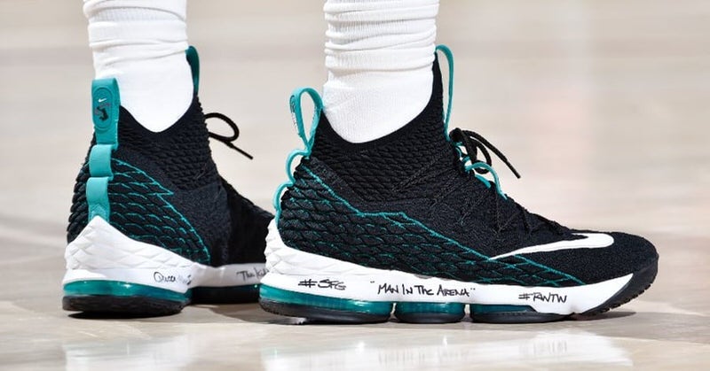 lebron 15 shox