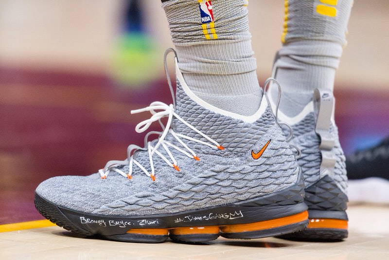 lebron 15 low on court