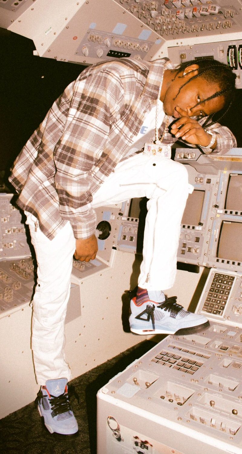 Travis scott hotsell 1s outfit