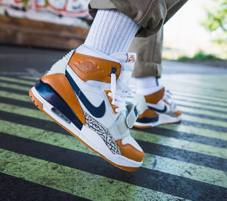 air trainer 3 on feet