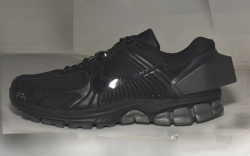 nike vomero a cold wall