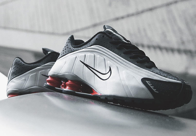 Nike Shox R4 Black/Silver