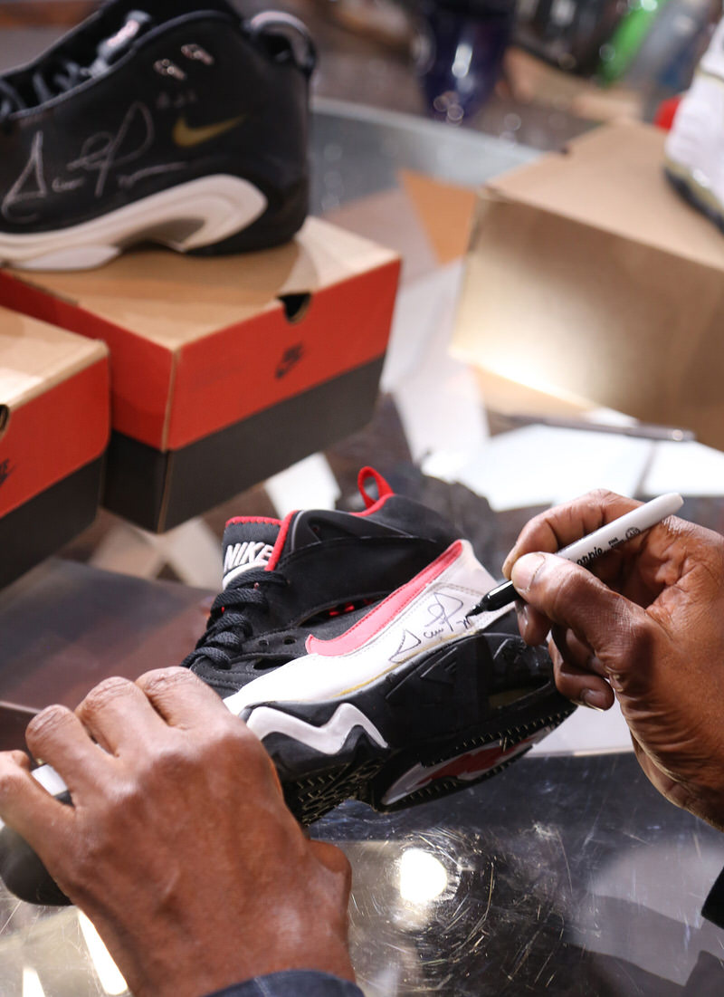 Scottie Pippen Signs Five Nike Signature Shoes For ESPN's Kicks 2 Beat ...