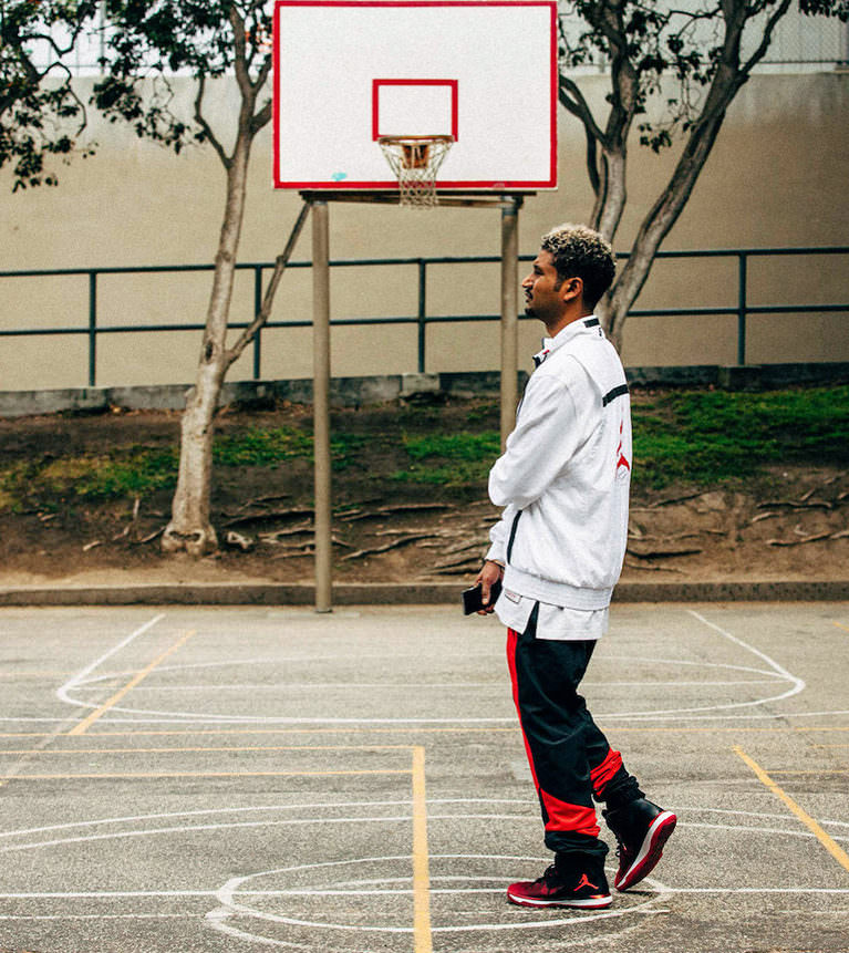 The retro made modern way to layer Jumpman essentials and gamed warm-ups.