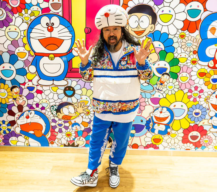 Murakami's color palette consists of patterns.