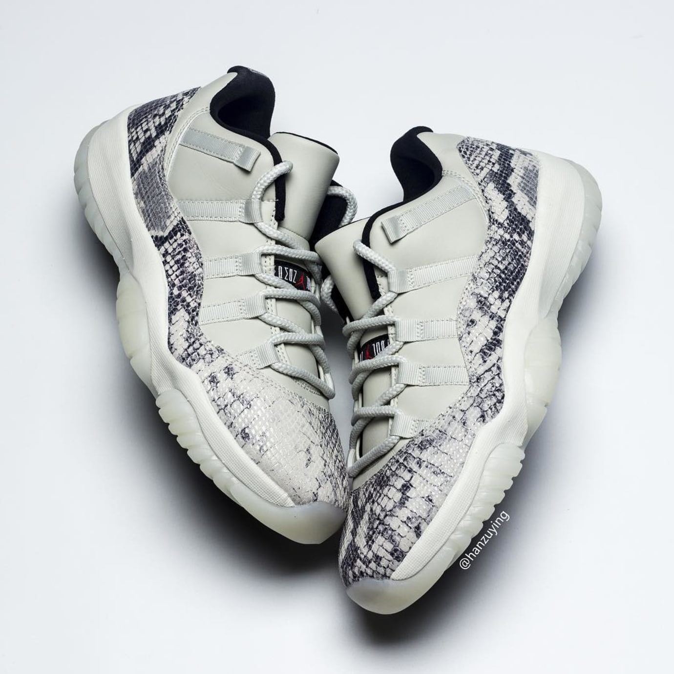 Retro 11 low shop snakeskin