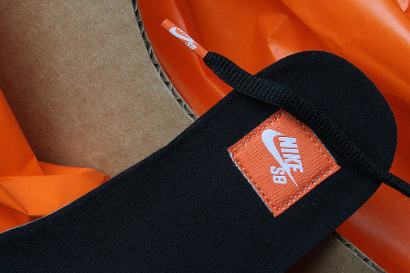 Nike SB Dunk Low "Orange Label"