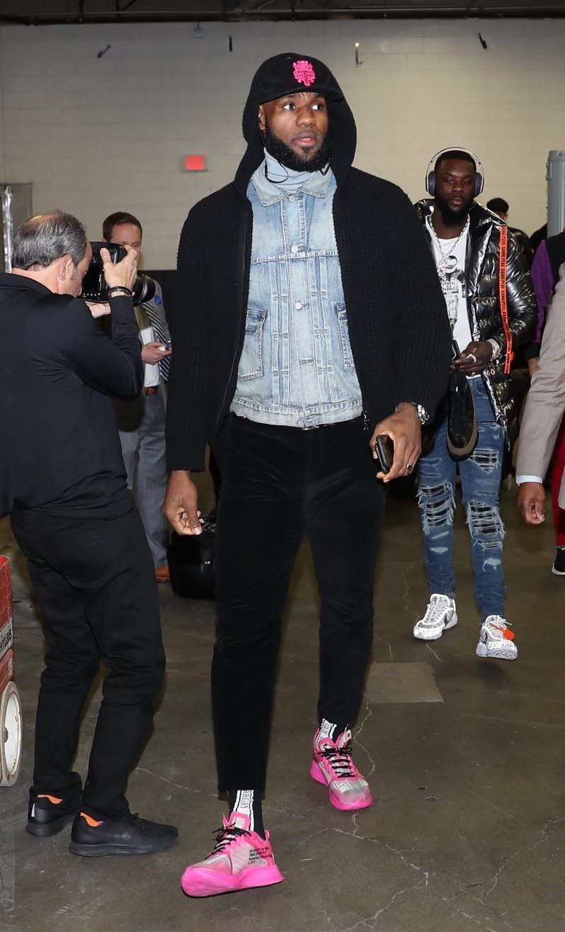 pink off white zoom fly on feet