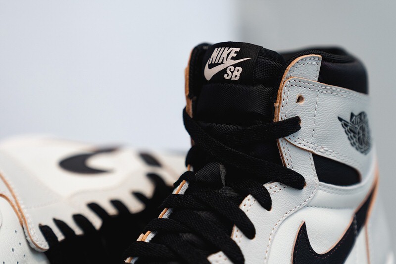 Nike SB x Air Jordan 1 Light Bone/Black