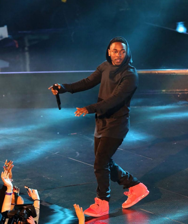 Uheldig Konfrontere Forventer How Nike Released the "Red October" Yeezy 2 After Kanye Joined adidas |  Nice Kicks