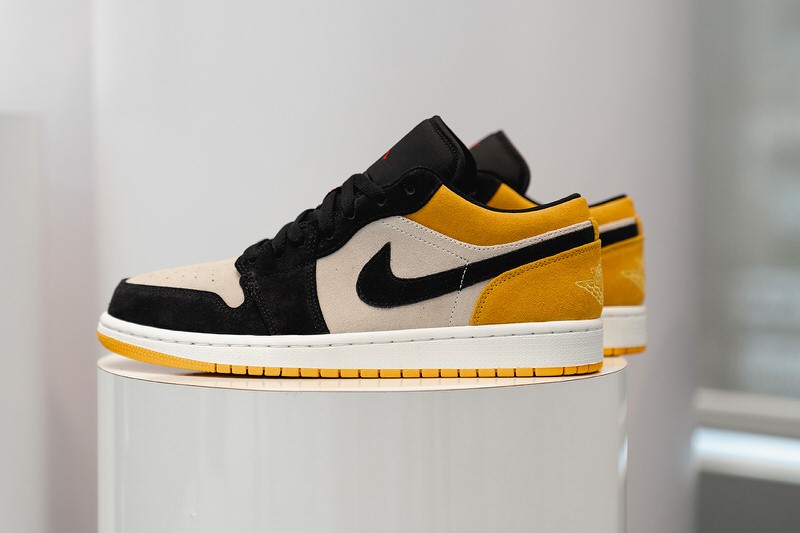 Air Jordan 1 Low University Gold/Black