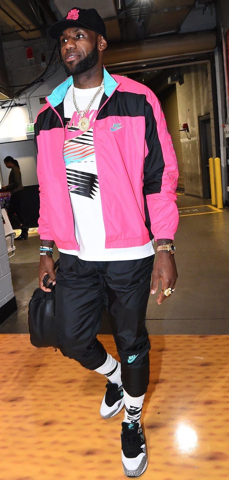 lebron james wearing air force 1