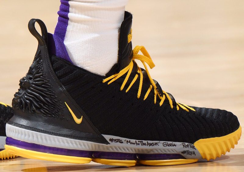 lebron james shoes 16 lakers