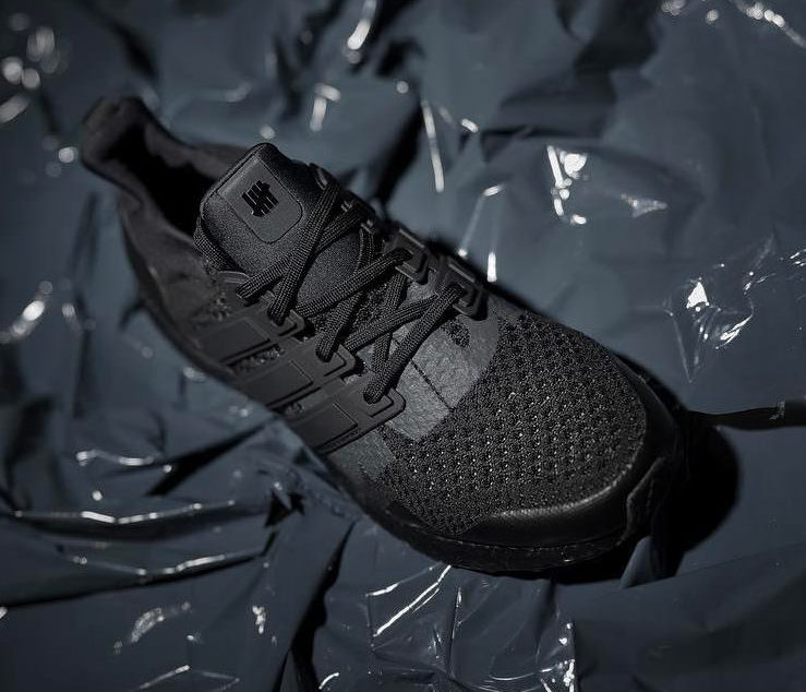 adidas boost triple black