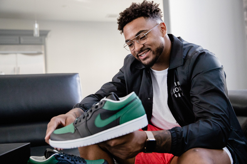 servidor Condicional Dibuja una imagen New York Jets Get Custom Air Jordan 1 Lows to Match Newly Unveiled Uniforms  | Nice Kicks