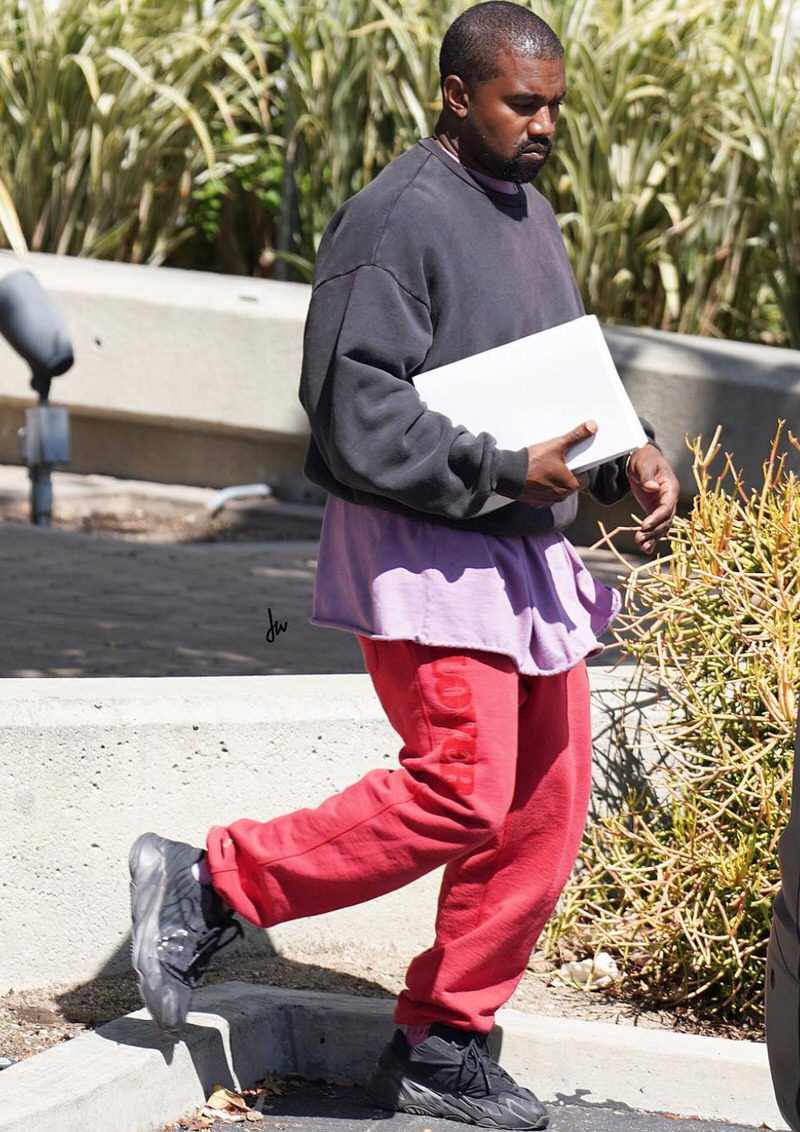 kanye wearing yeezy 700 v3