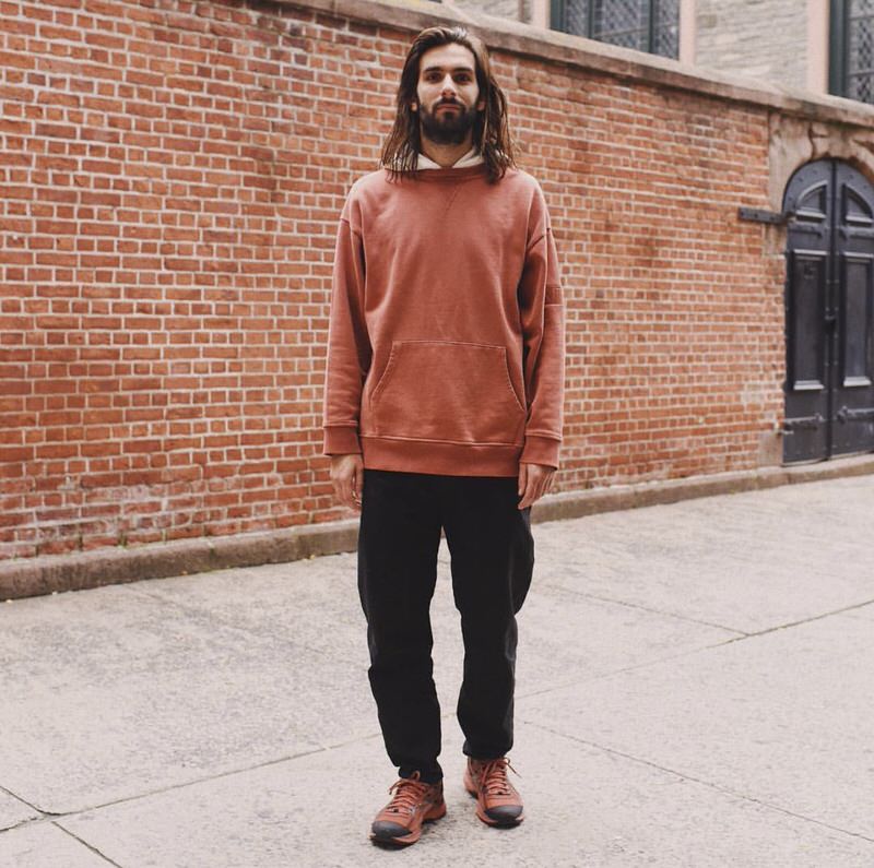 Lucas Monroe pairs the GEL-Burz 2 with a neutral toned hoodie and loose fitting trousers.