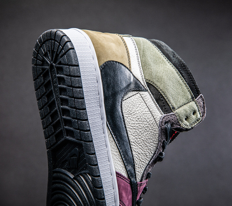 travis Scott jordan 1 earth