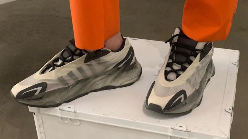 yeezy 700 orange 3m