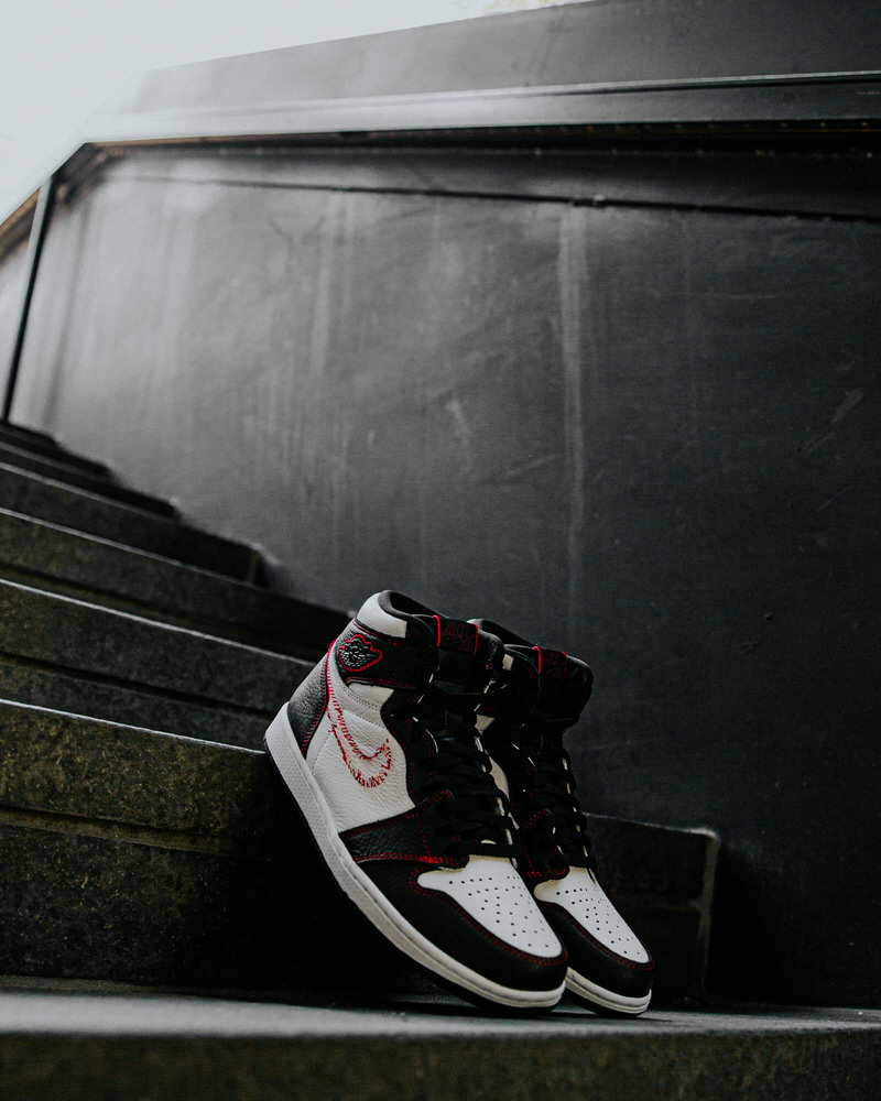 air jordan 1 black with red stitching