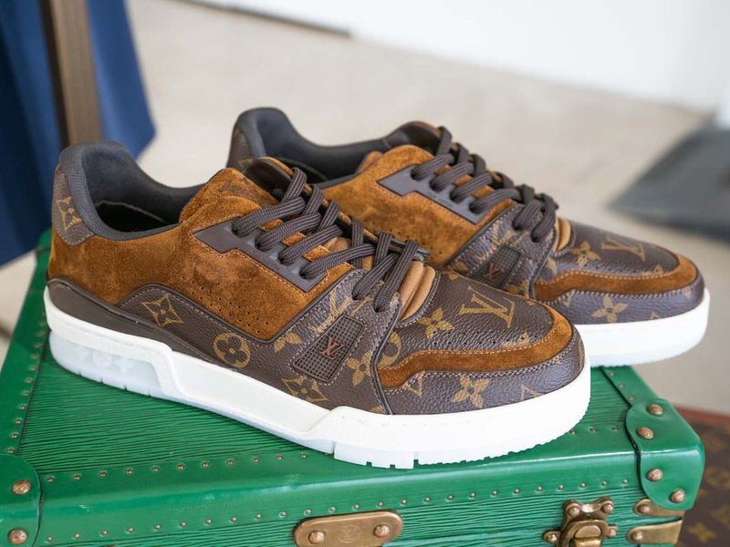 louis vuitton trainer brown