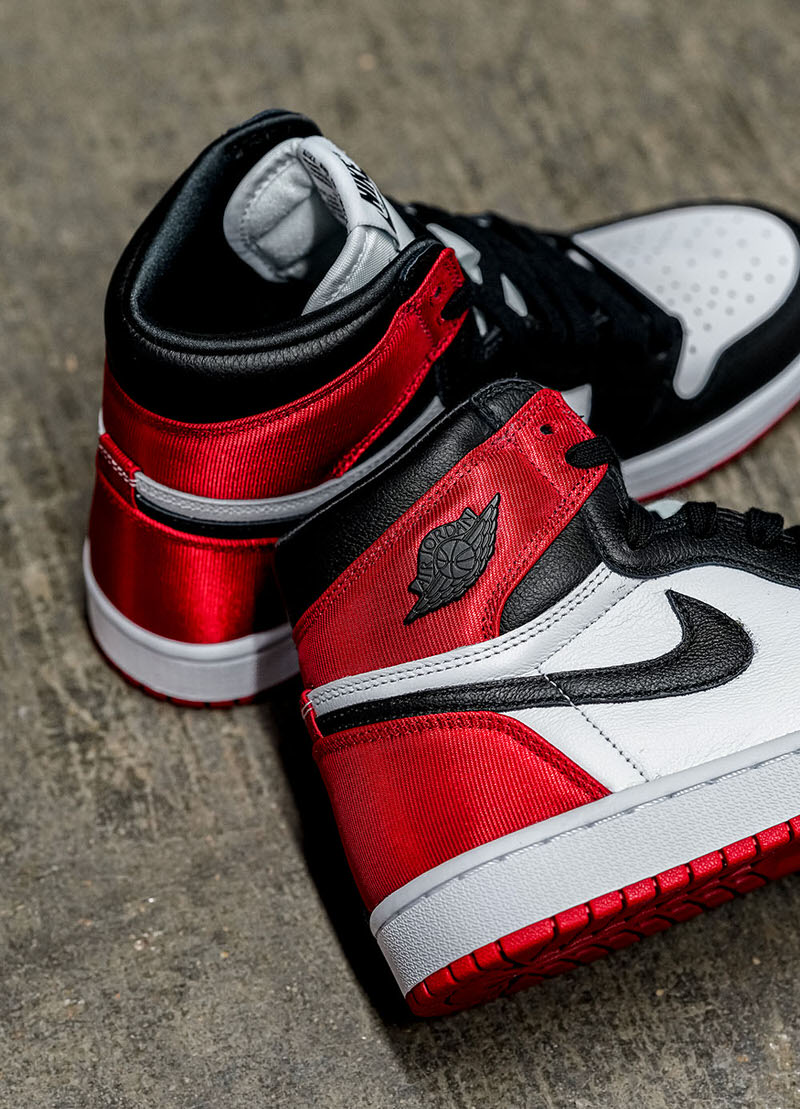 air jordan 1 satin black toe finish line