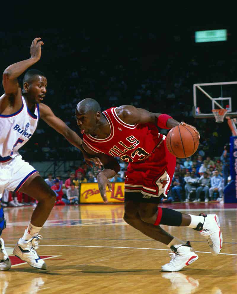 michael jordan wearing air jordan 6