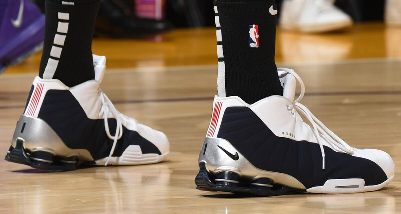 The Nike Shox BB4 Raptors Celebrates Vince Carter's Career •