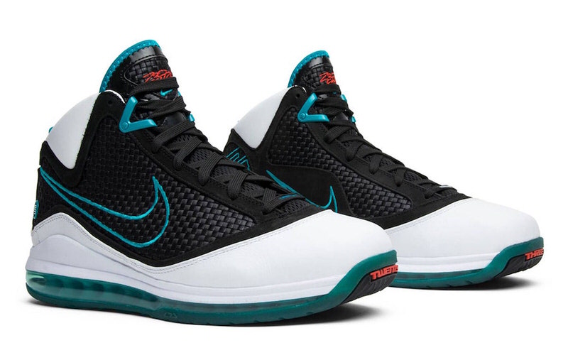nike lebron 7 2017
