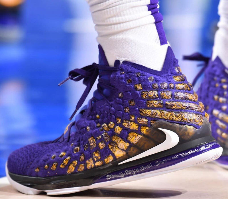 The King Rocks the LeBron 7 