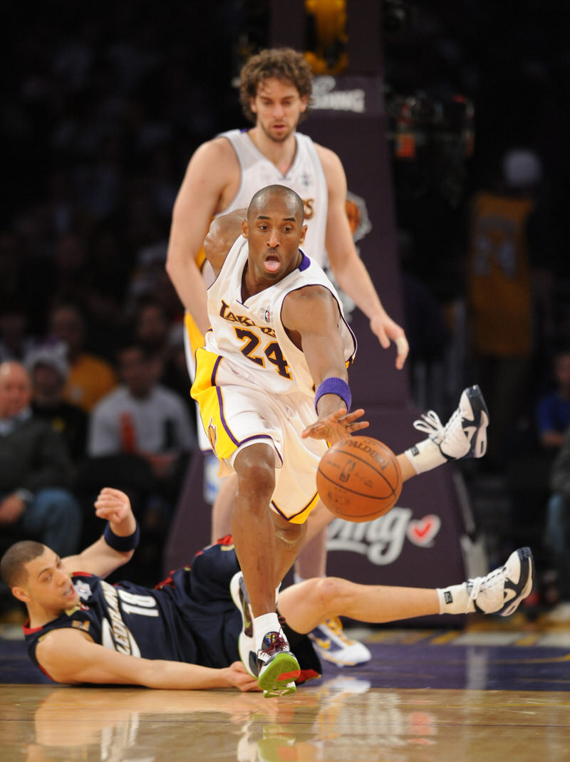 Primitivo Mono Calígrafo Kicks on Court Classic // Kobe Lights Up Christmas in "Chaos" Vs | Nice  Kicks