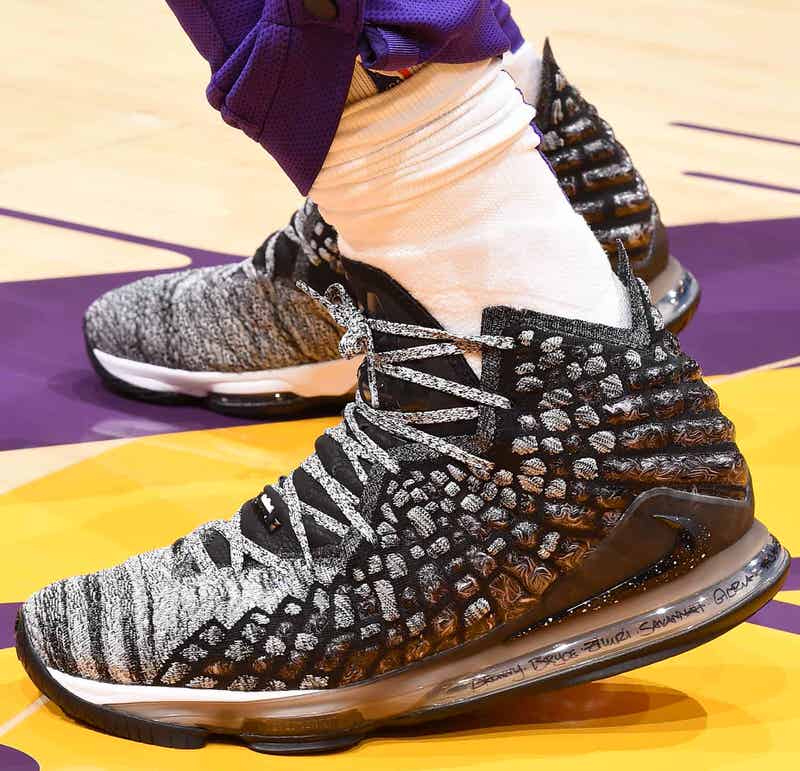 The King Rocks the LeBron 7 