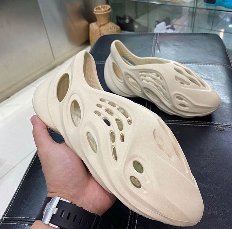 Cheap Yeezy 350 V2