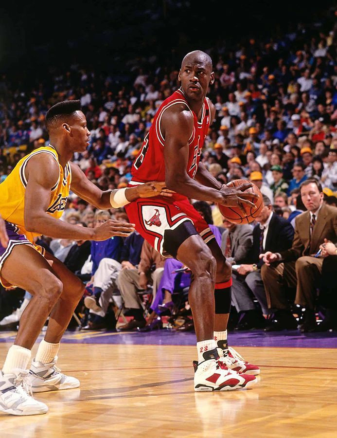 michael jordan wearing air jordan 6